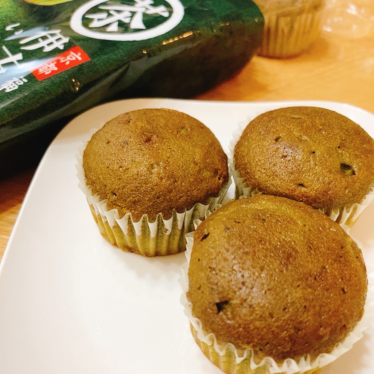 伊右衛門しっとりお濃茶ケーキ　アップ